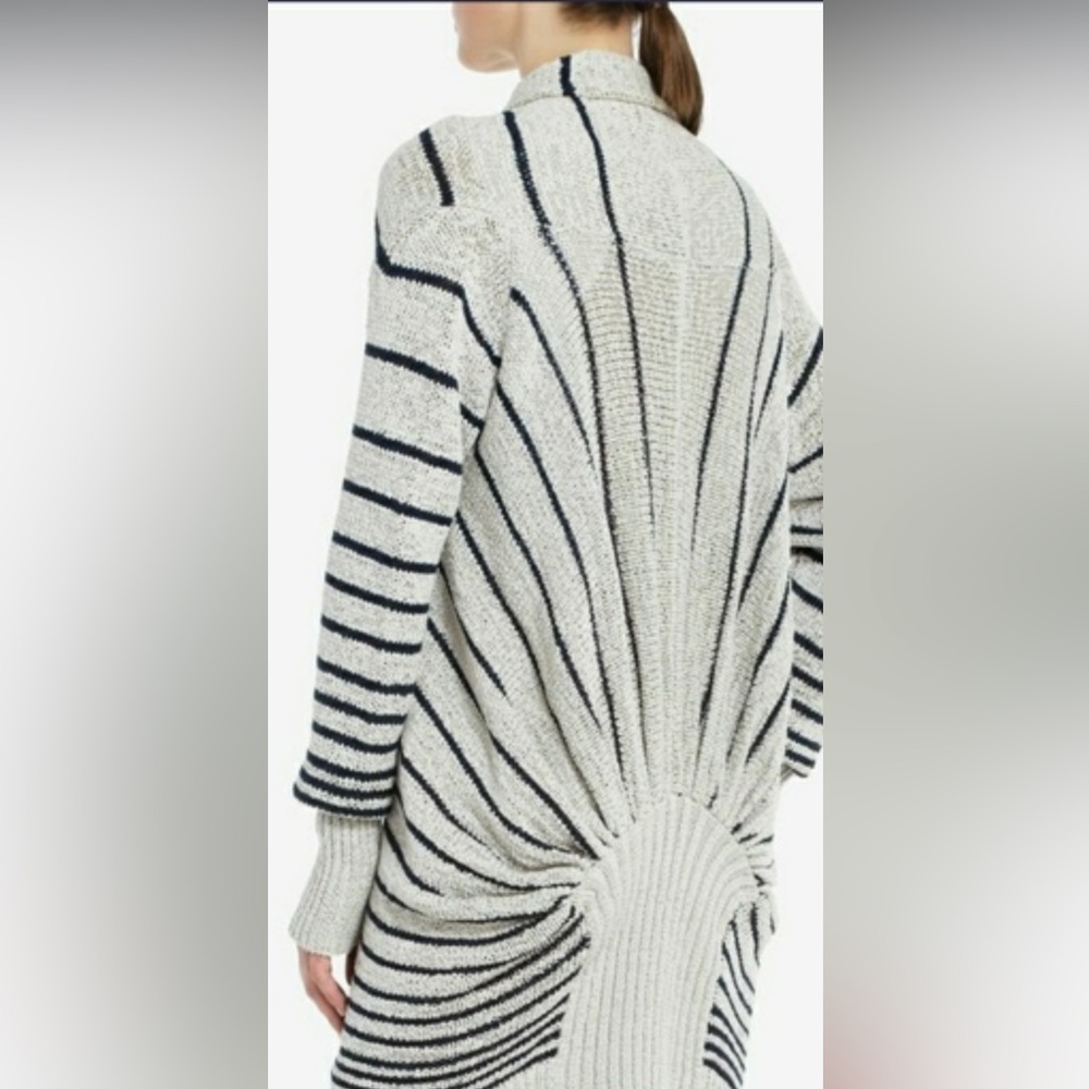 BCBGMAXAZRIA striped knit sweater size small like new